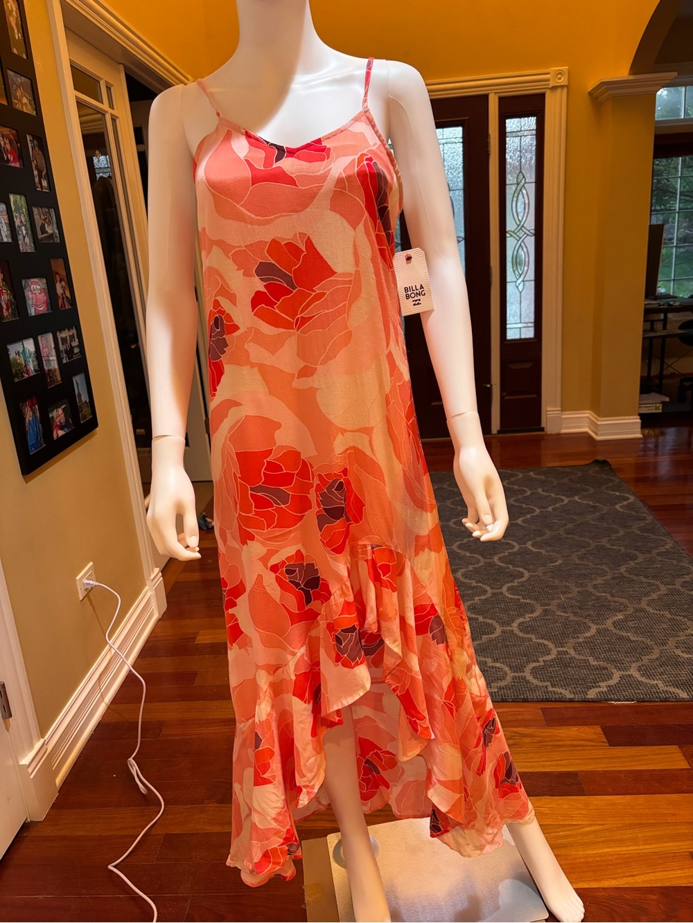 BILLABONG WOMENS FLORAL CORAL MAXI DRESS SIZE Small NWT